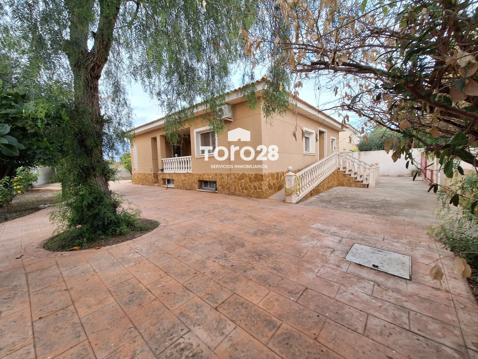 Exterior view of House or chalet for sale in San Vicente del Raspeig / Sant Vicent del Raspeig  with Heating, Storage room and Alarm
