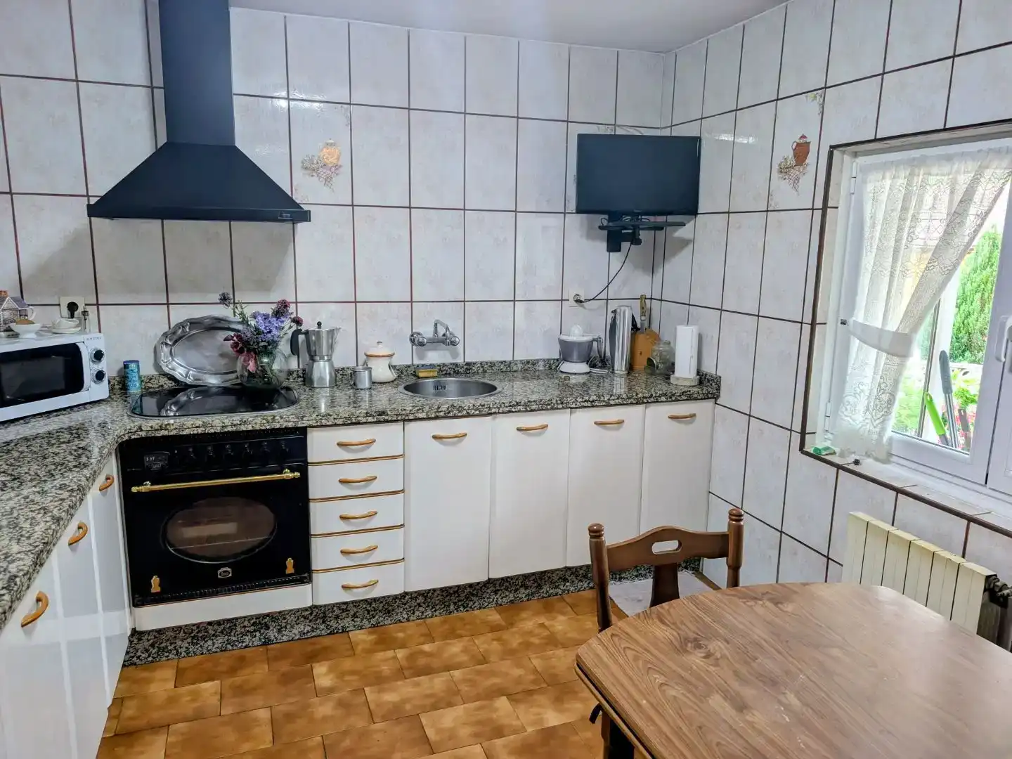 Cuina de Casa o xalet en venda en Teverga amb Balcó