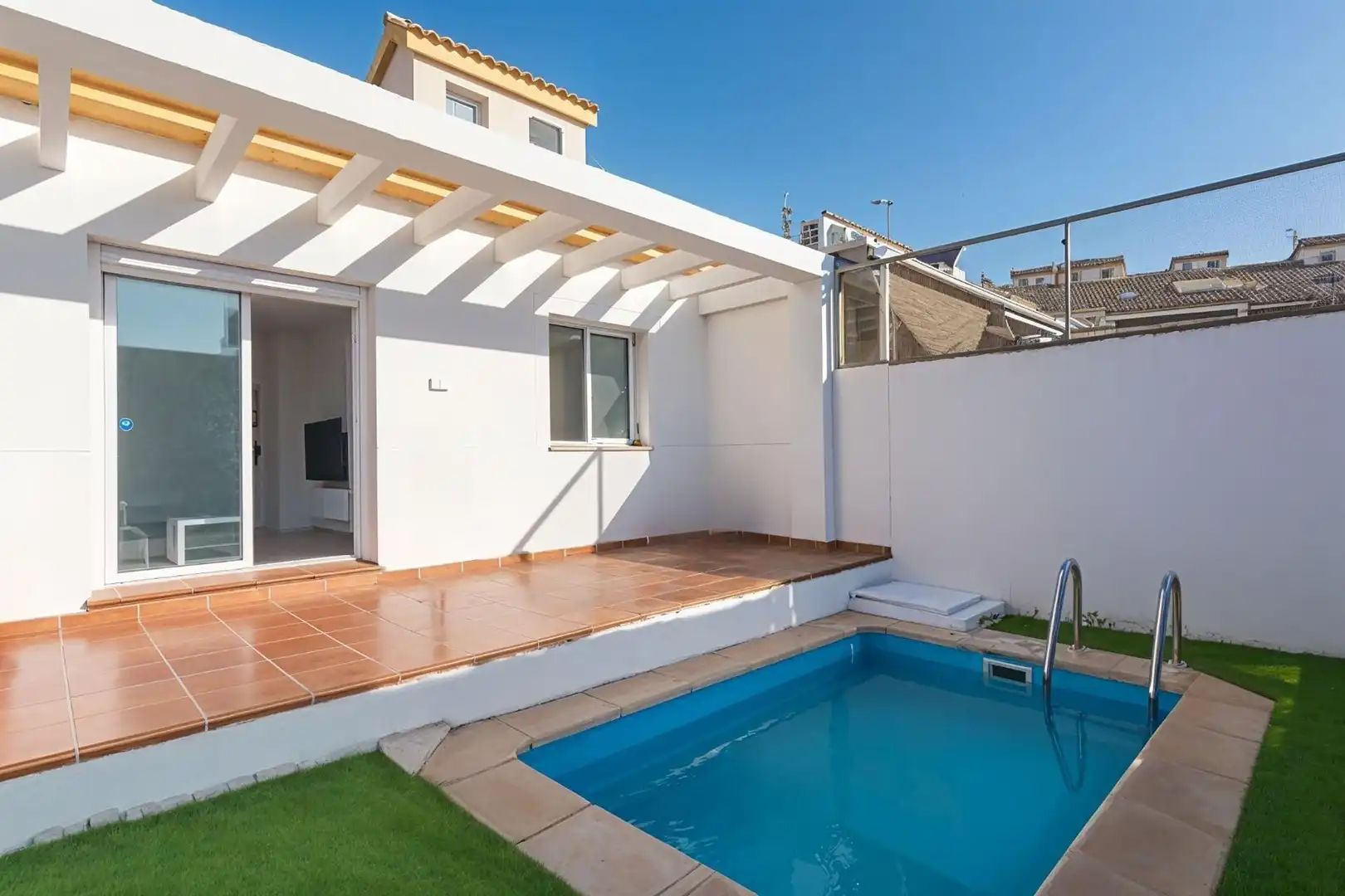 Piscina de Casa adosada en venda en Benalmádena amb Jardí privat, Terrassa i Piscina
