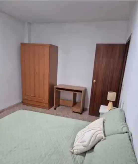 Habitación de Piso en venta en La Pobla Llarga con Horno y Balcón