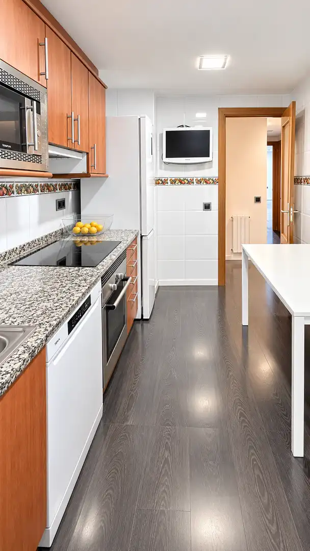 Küche von Wohnung zum Verkauf in Reus mit Klimaanlage, Terrasse und Balkon