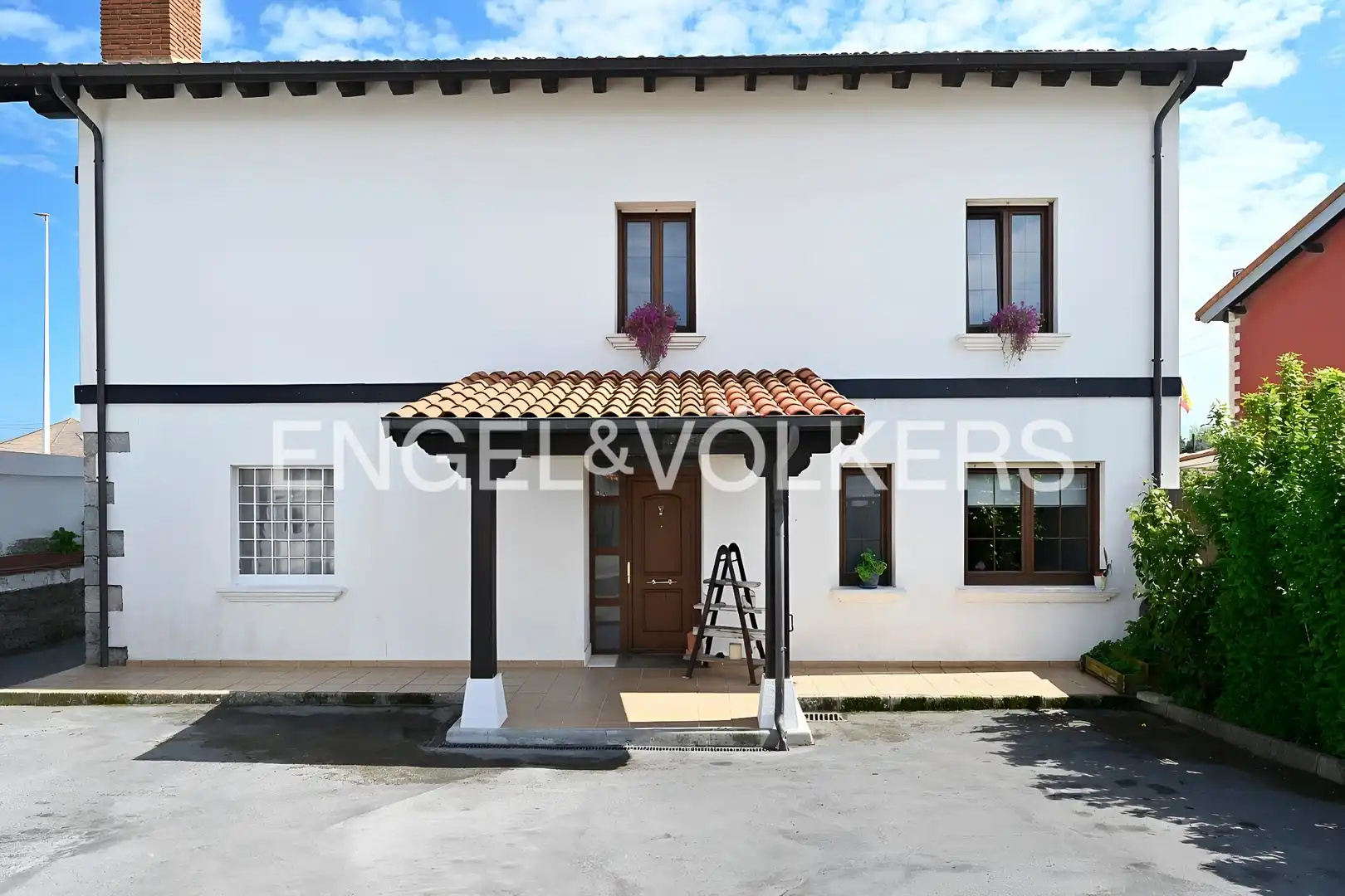 Vista exterior de Casa o xalet en venda en Santa Cruz de Bezana amb Calefacció, Jardí privat i Terrassa