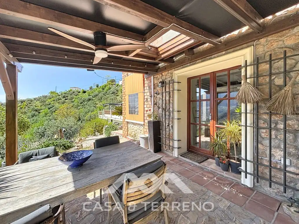 Terrassa de Casa o xalet en venda en Alcaucín amb Aire condicionat, Terrassa i Piscina