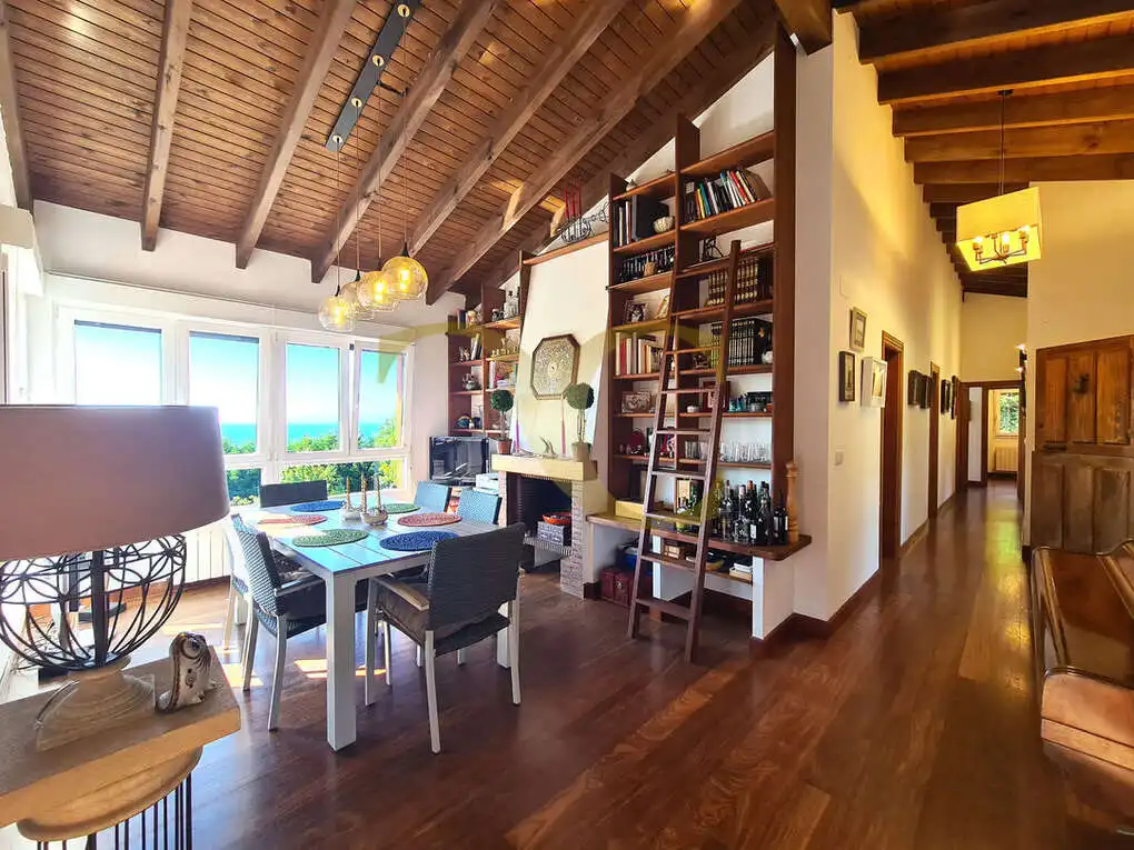 Comedor de Casa o chalet en venta en Villaviciosa con Calefacción, Jardín privado y Terraza