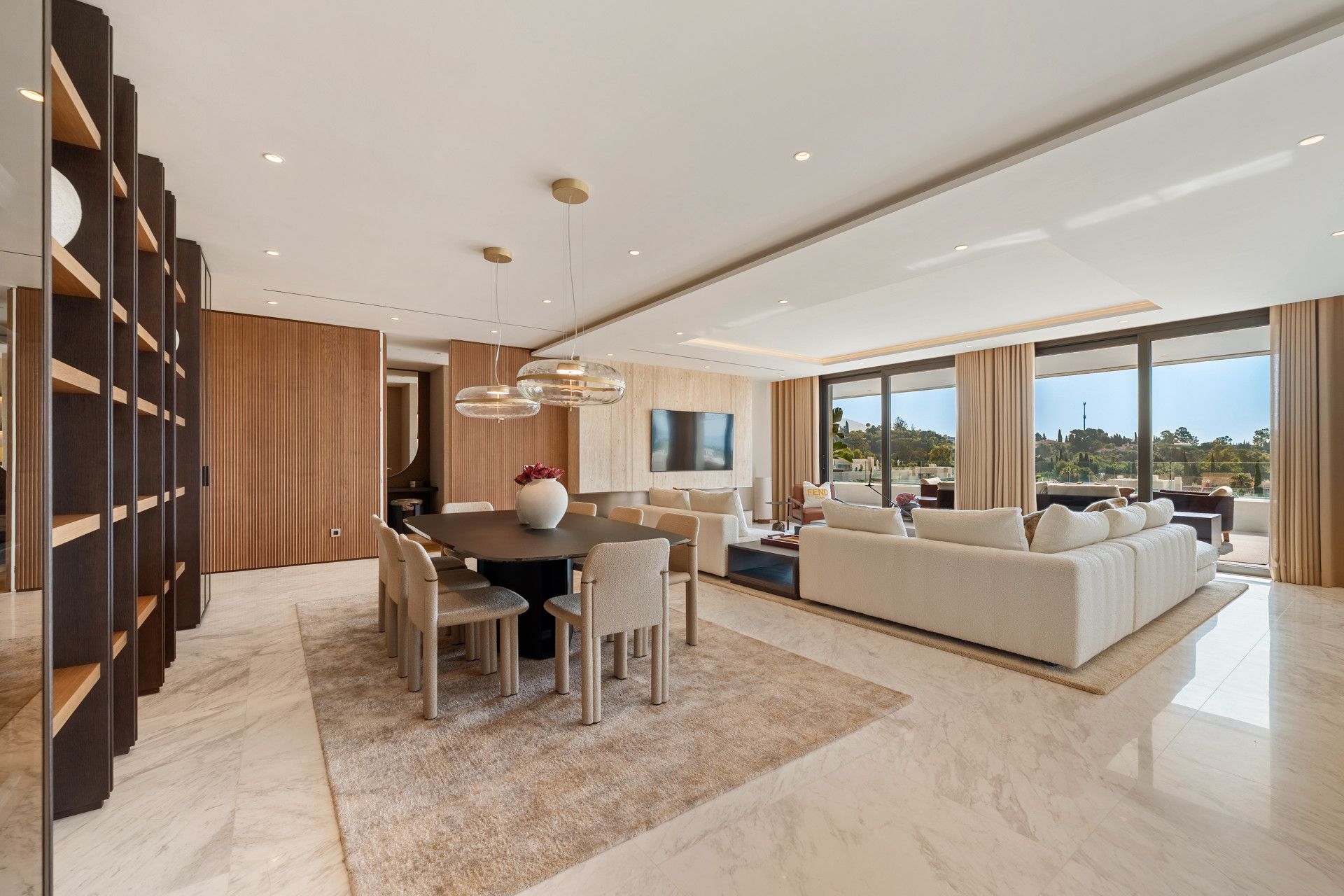 Sala d'estar de Àtic en venda en Marbella amb Jardí privat, Terrassa i Piscina