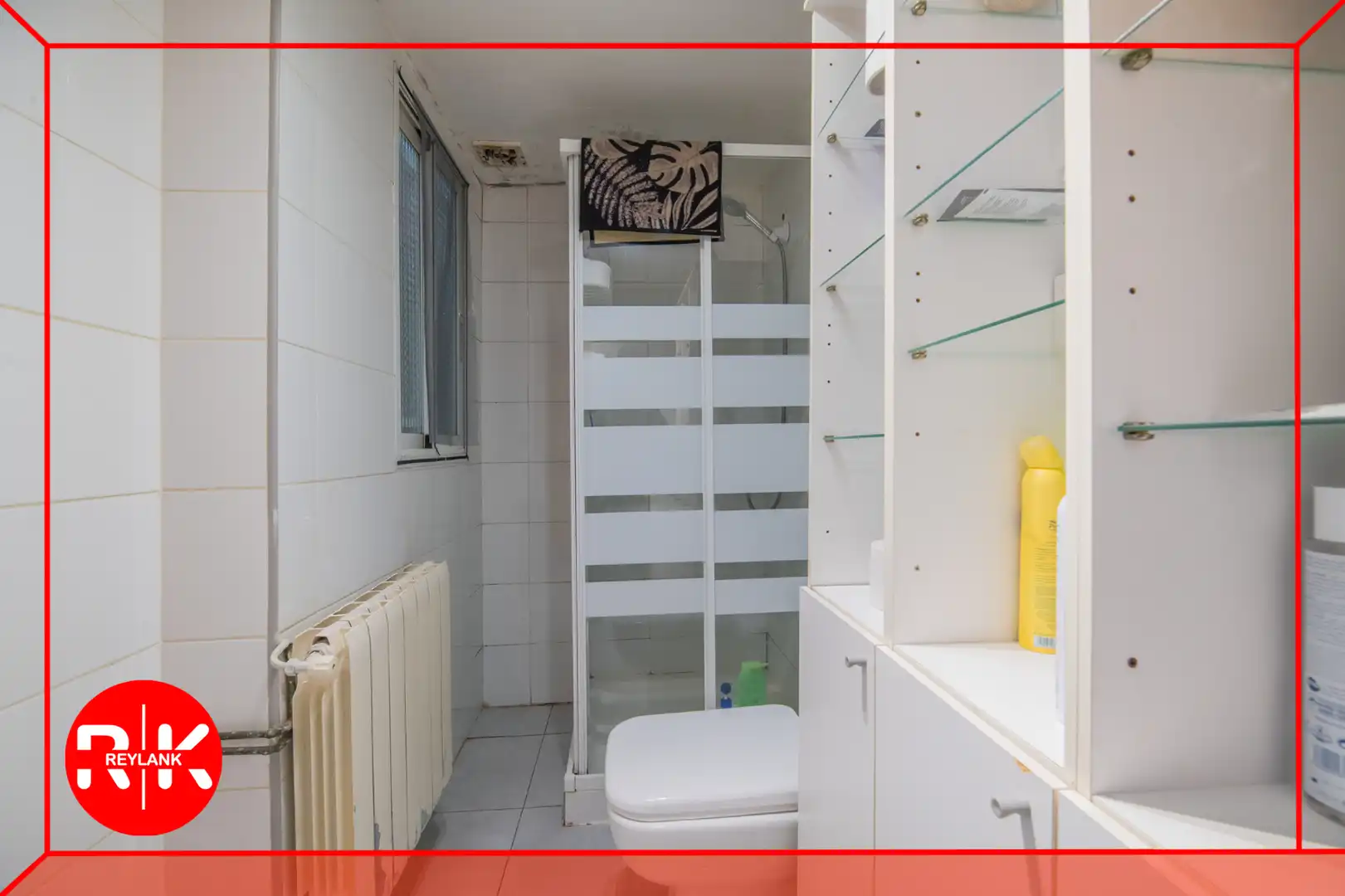 Bathroom of Flat for sale in Madrid  with Heating, Washing machine and Microwave
