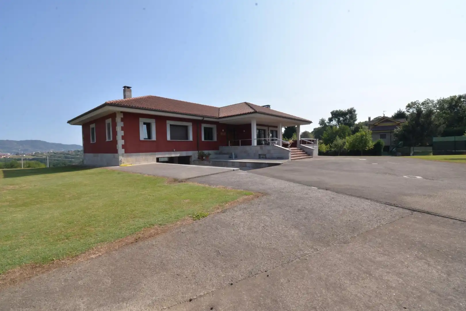 Vista exterior de Casa o chalet en venta en Oviedo  con Calefacción, Jardín privado y Terraza