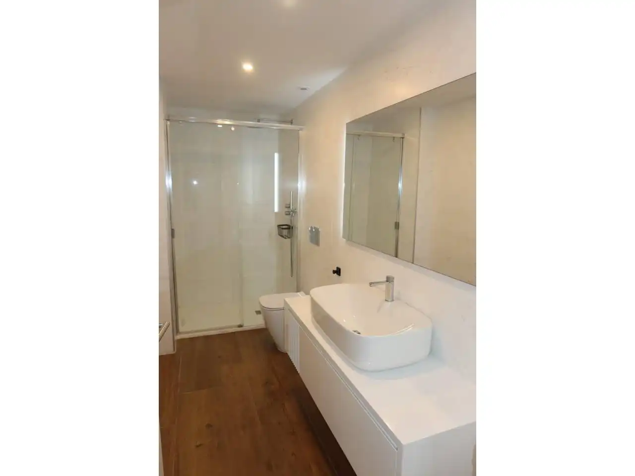 Badezimmer von Wohnung zur Miete in Valencia mit Klimaanlage, Parkett und Balkon
