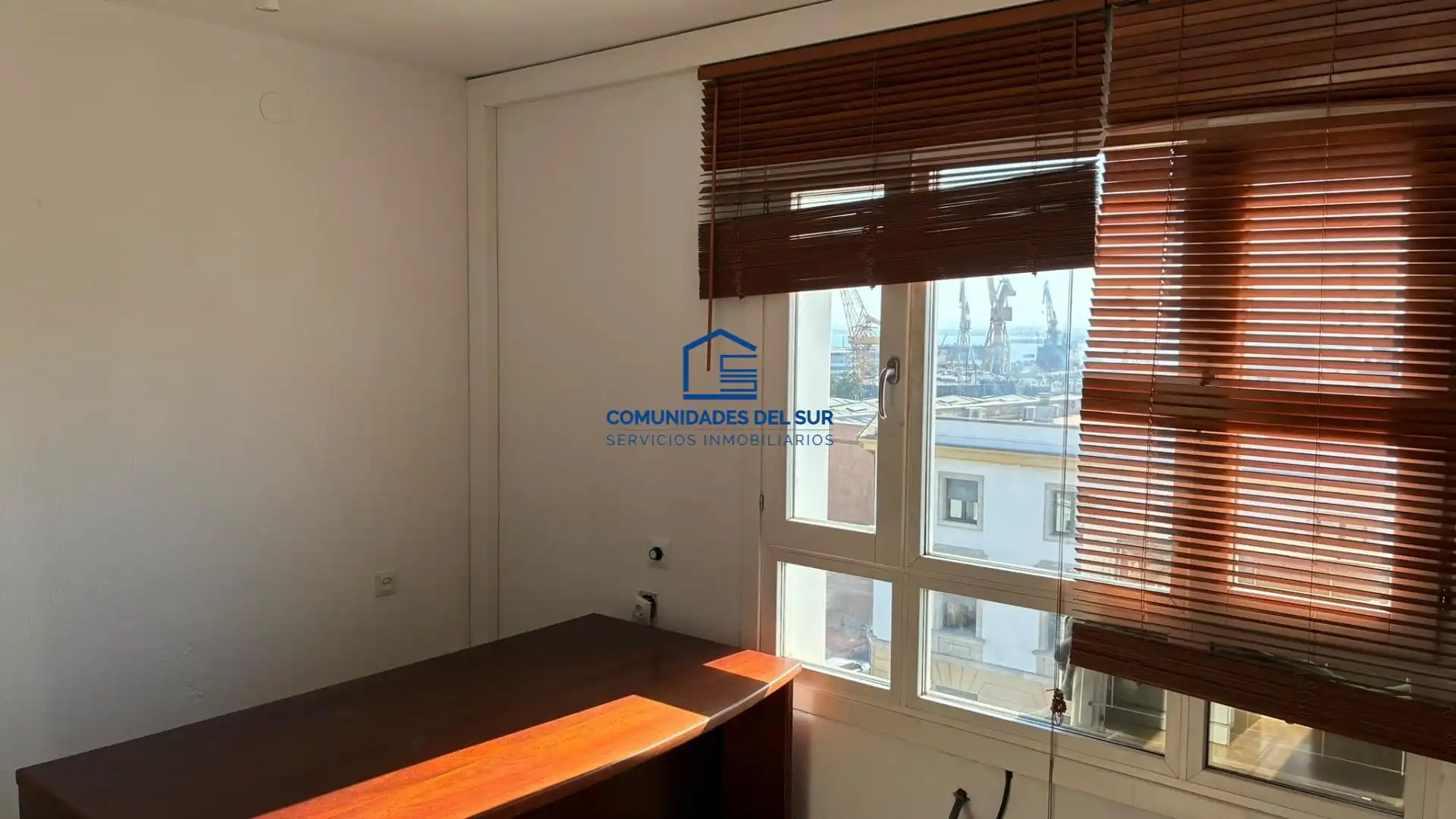 Office for rent in El Pópulo - Santa María 