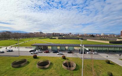 Vista exterior de Pis en venda en  Pamplona / Iruña amb Calefacció, Parquet i Moblat