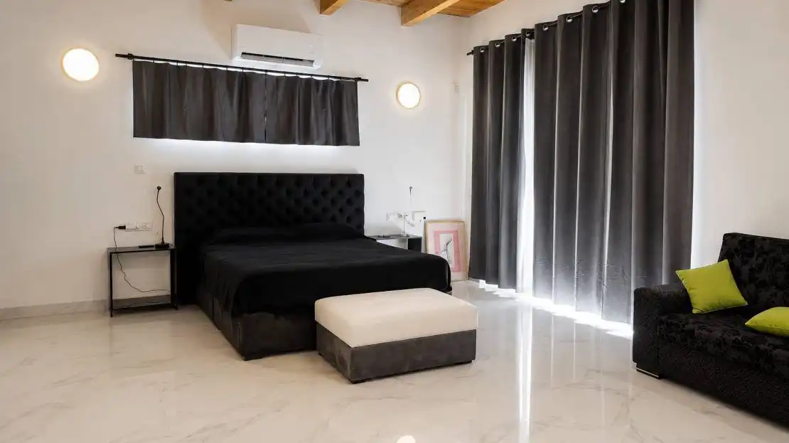 Dormitori de Finca rústica en venda en Orihuela amb Aire condicionat, Jardí privat i Terrassa