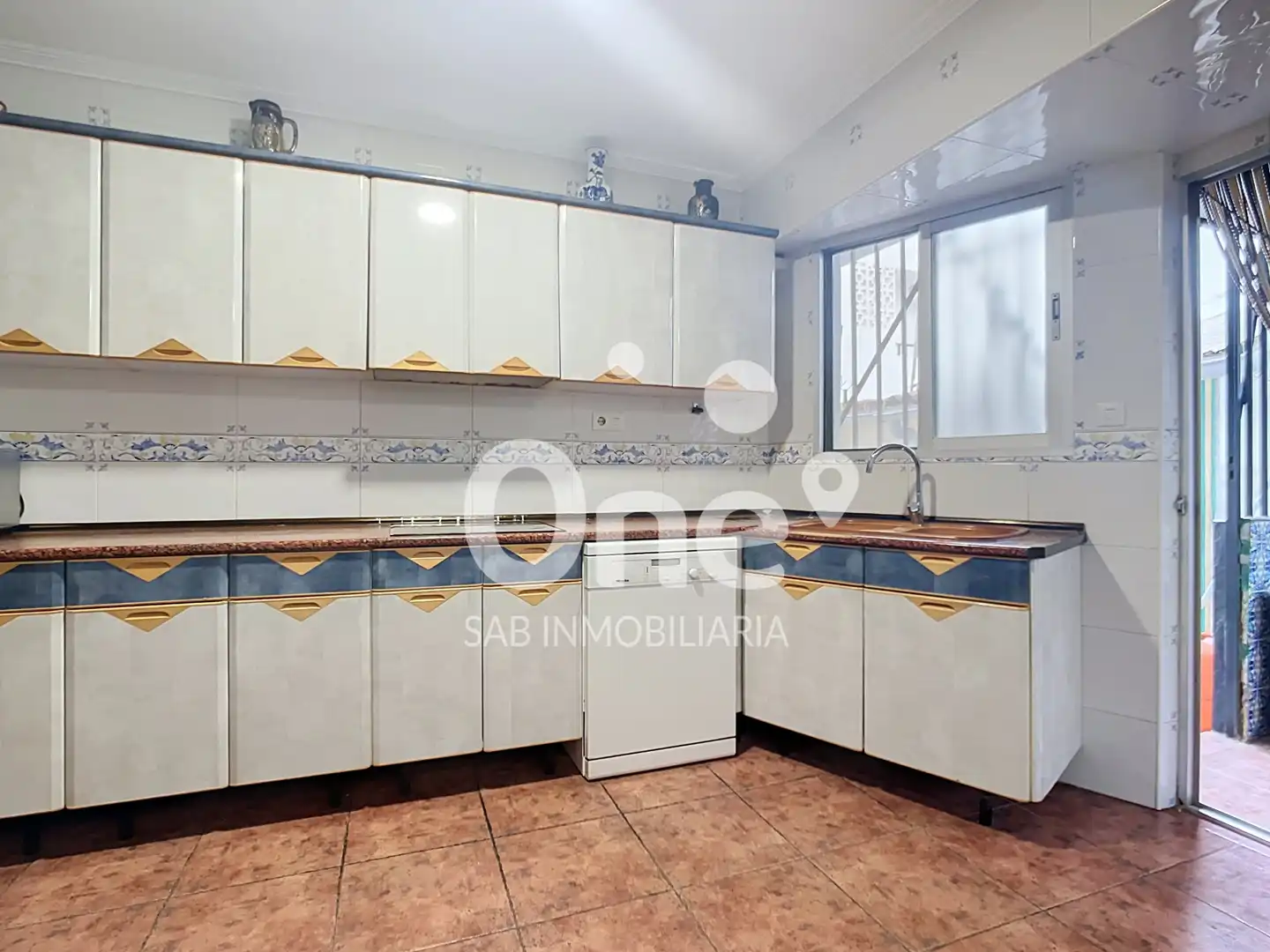 Cuina de Pis en venda en San Antonio de Benagéber amb Aire condicionat, Terrassa i Forn