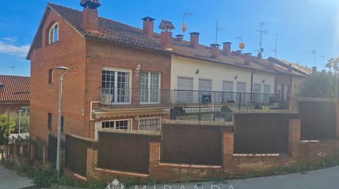 Foto 2 de Casa adosada en venta en Carrer Travessera, Canovelles, Barcelona