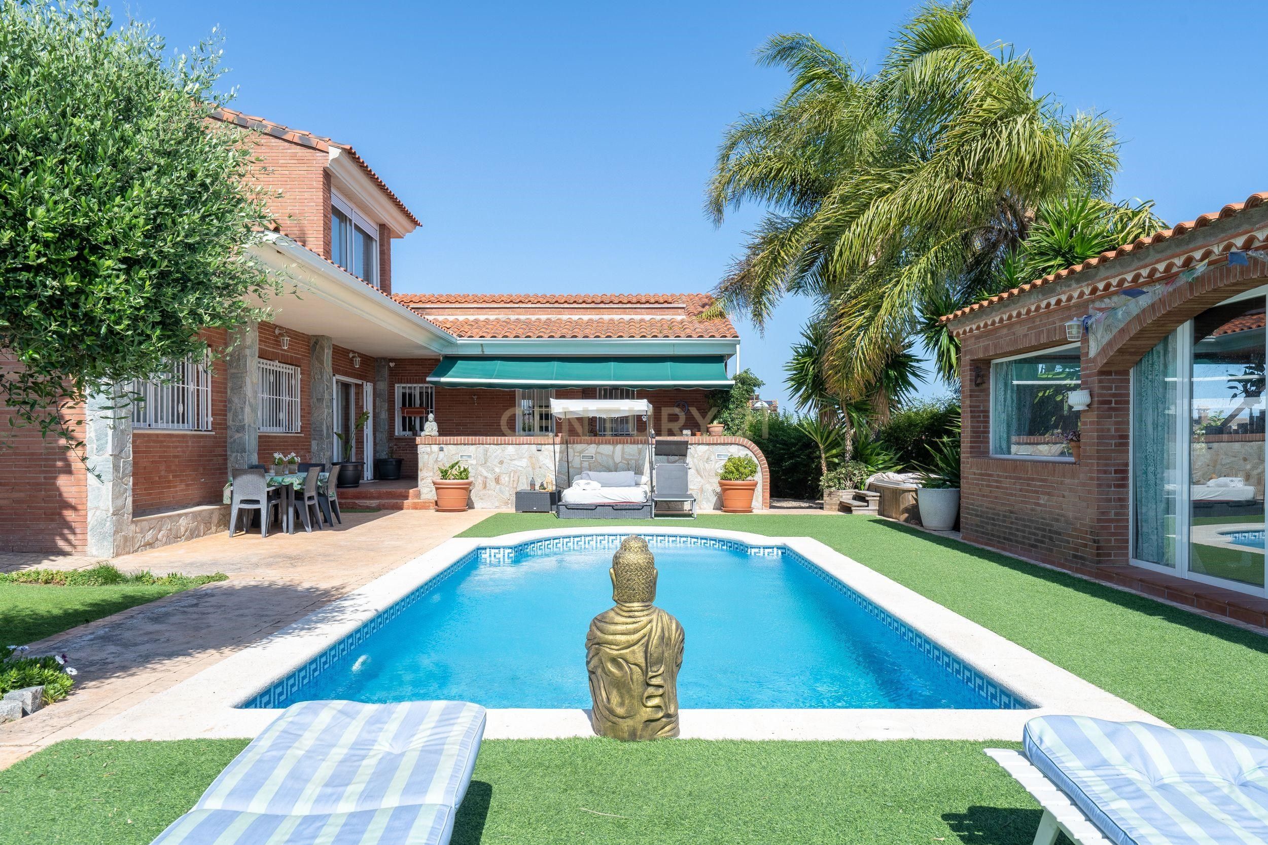Piscina de Casa o xalet en venda en Els Pallaresos amb Aire condicionat i Terrassa