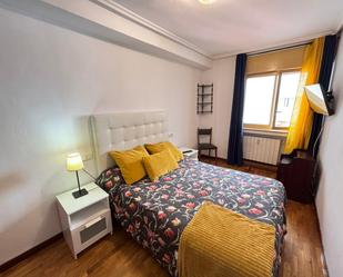 Bedroom of Flat to rent in Oviedo 