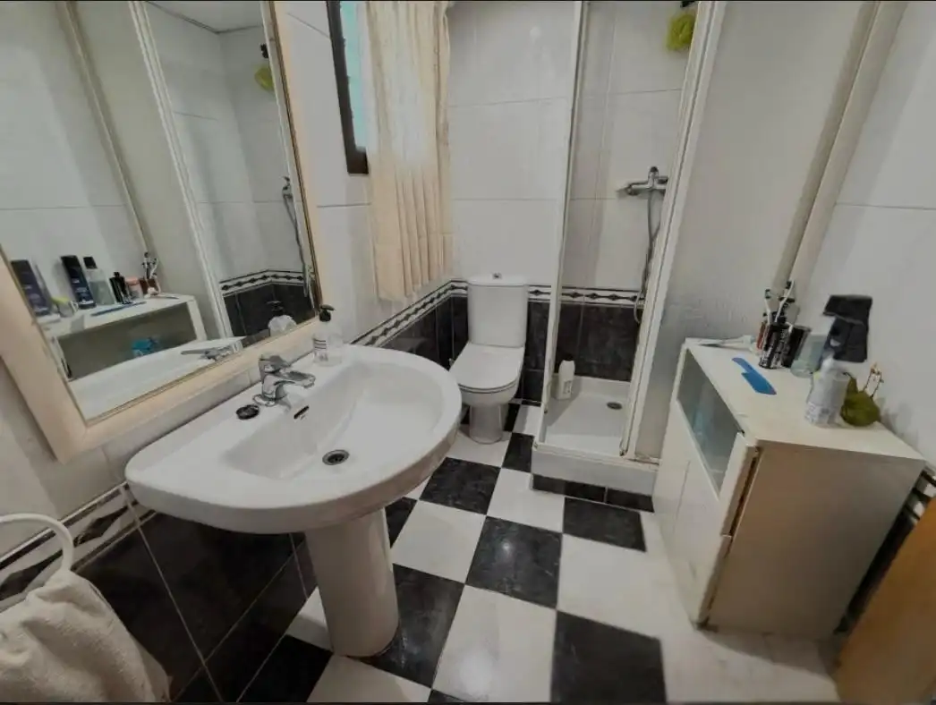 Baño de Piso en venta en Xirivella con Aire acondicionado, Amueblado y Balcón