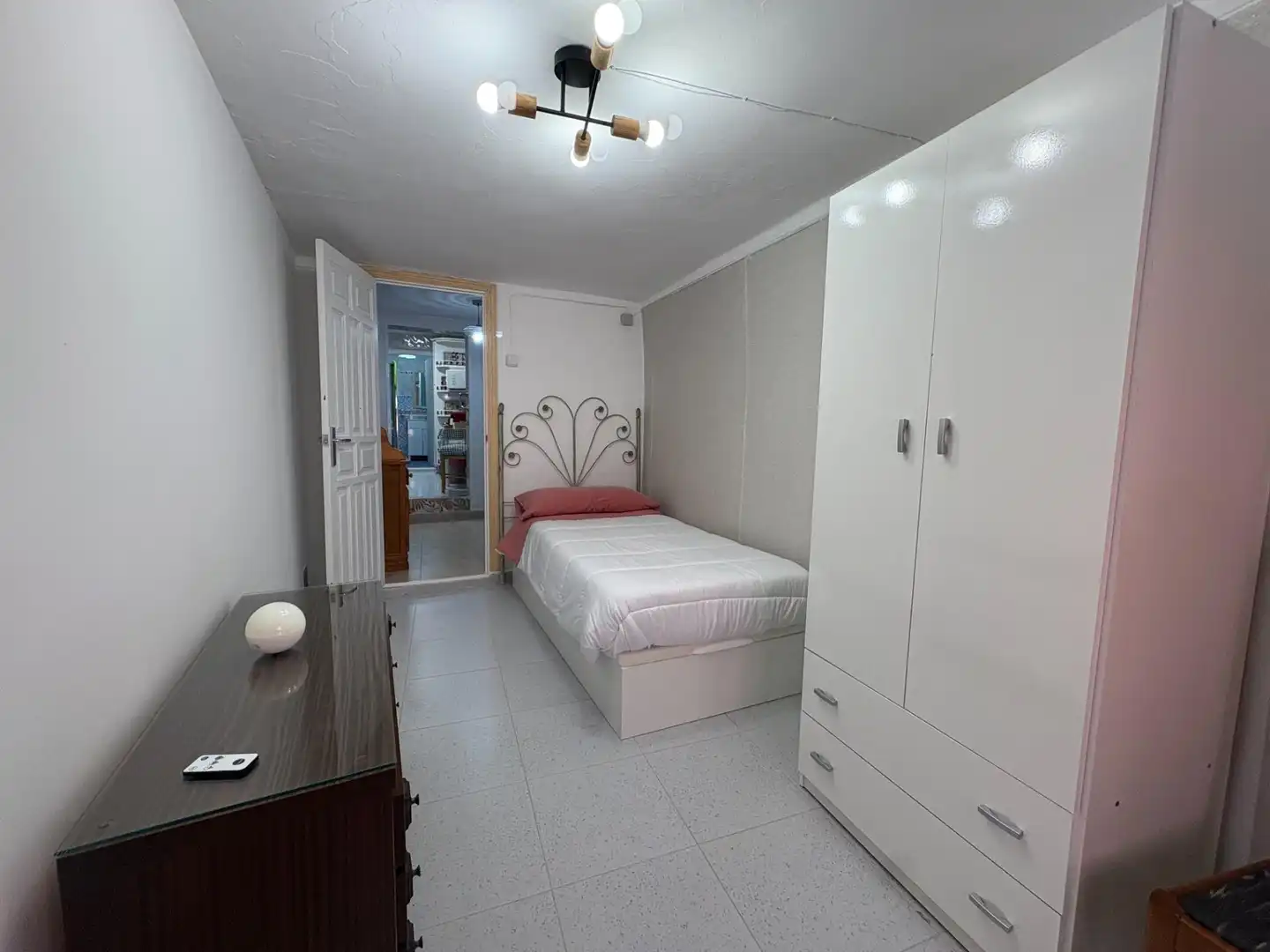 Dormitori de Casa adosada en venda en Ardales amb Jardí privat, Terrassa i Moblat