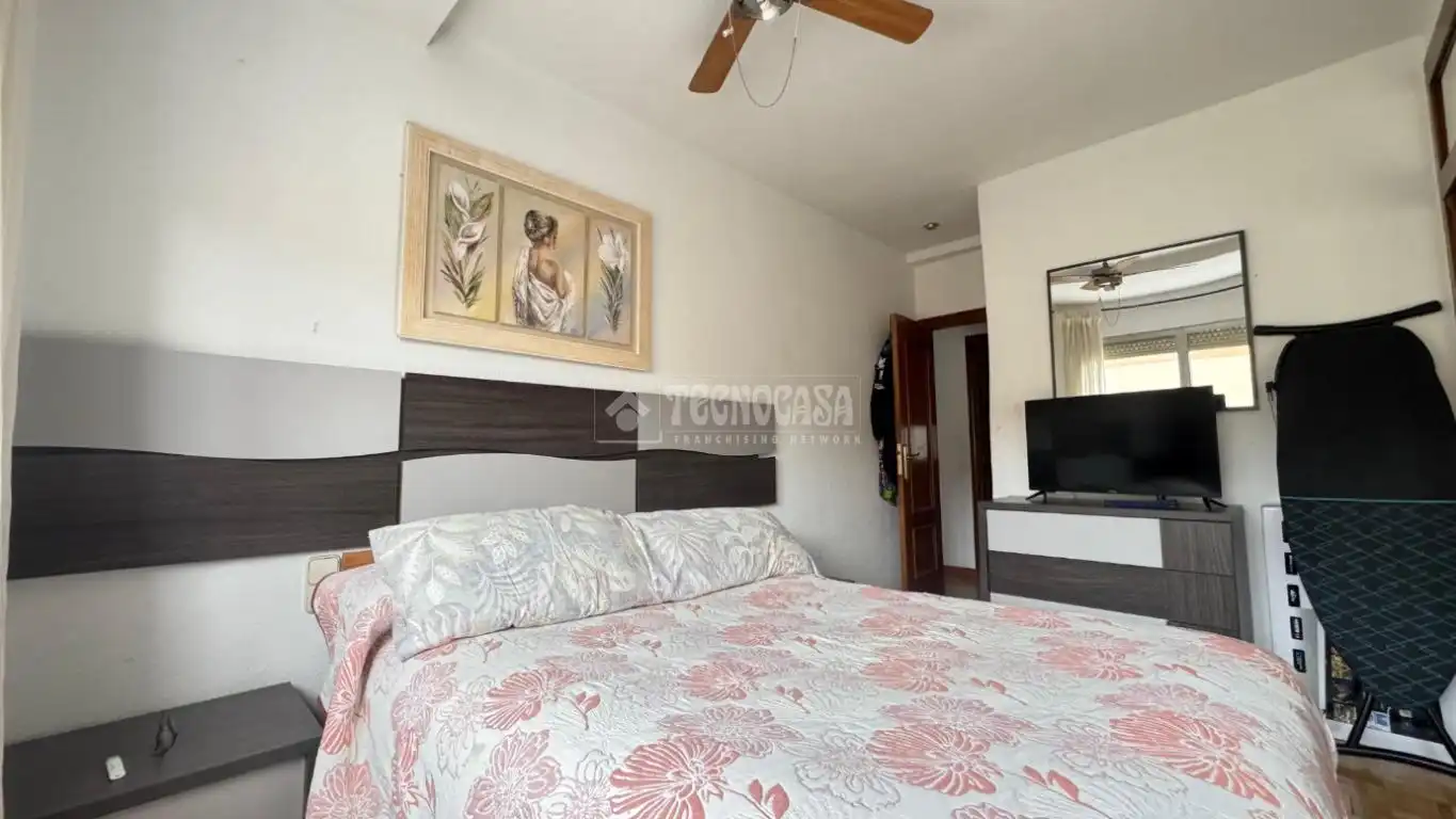 Bedroom of Flat for sale in Madrid  with Heating, Parquet flooring and Terrace