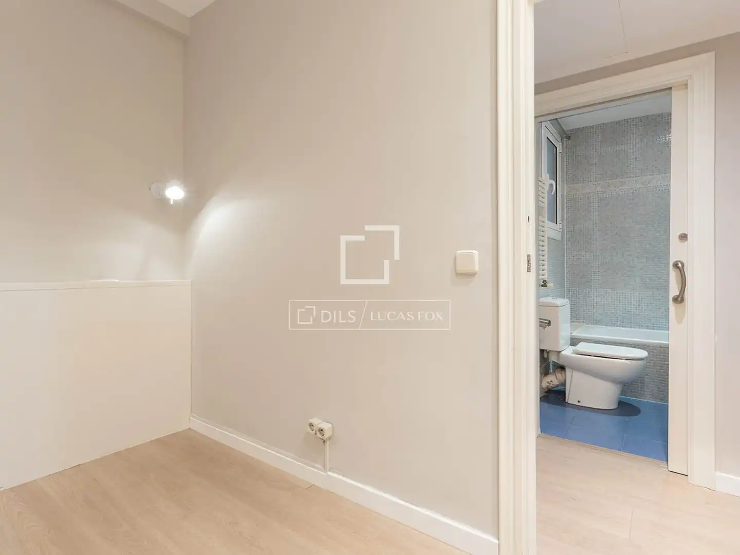 Wohnung zum Verkauf in Barcelona mit Klimaanlage und Heizung