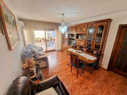 Living room of Flat for sale in Sant Joan Despí  with Air Conditioner, Heating and Oven