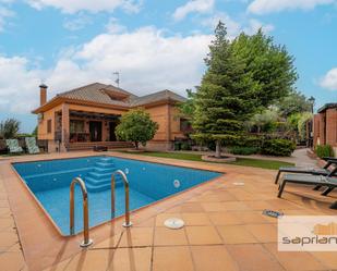 Swimming pool of House or chalet for sale in Quijorna  with Air Conditioner, Heating and Private garden