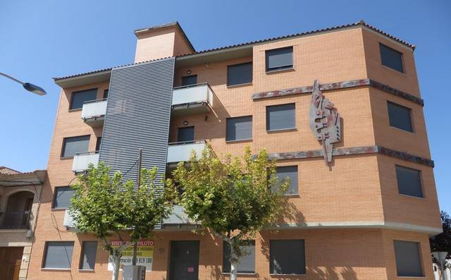 Edificio en Venta en C/ Sancho Abarca en Tauste