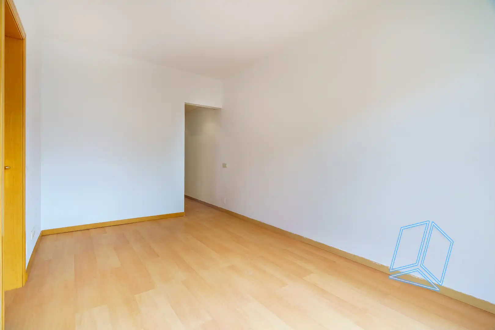 Habitación de Piso en venta en L'Hospitalet de Llobregat con Calefacción y Balcón