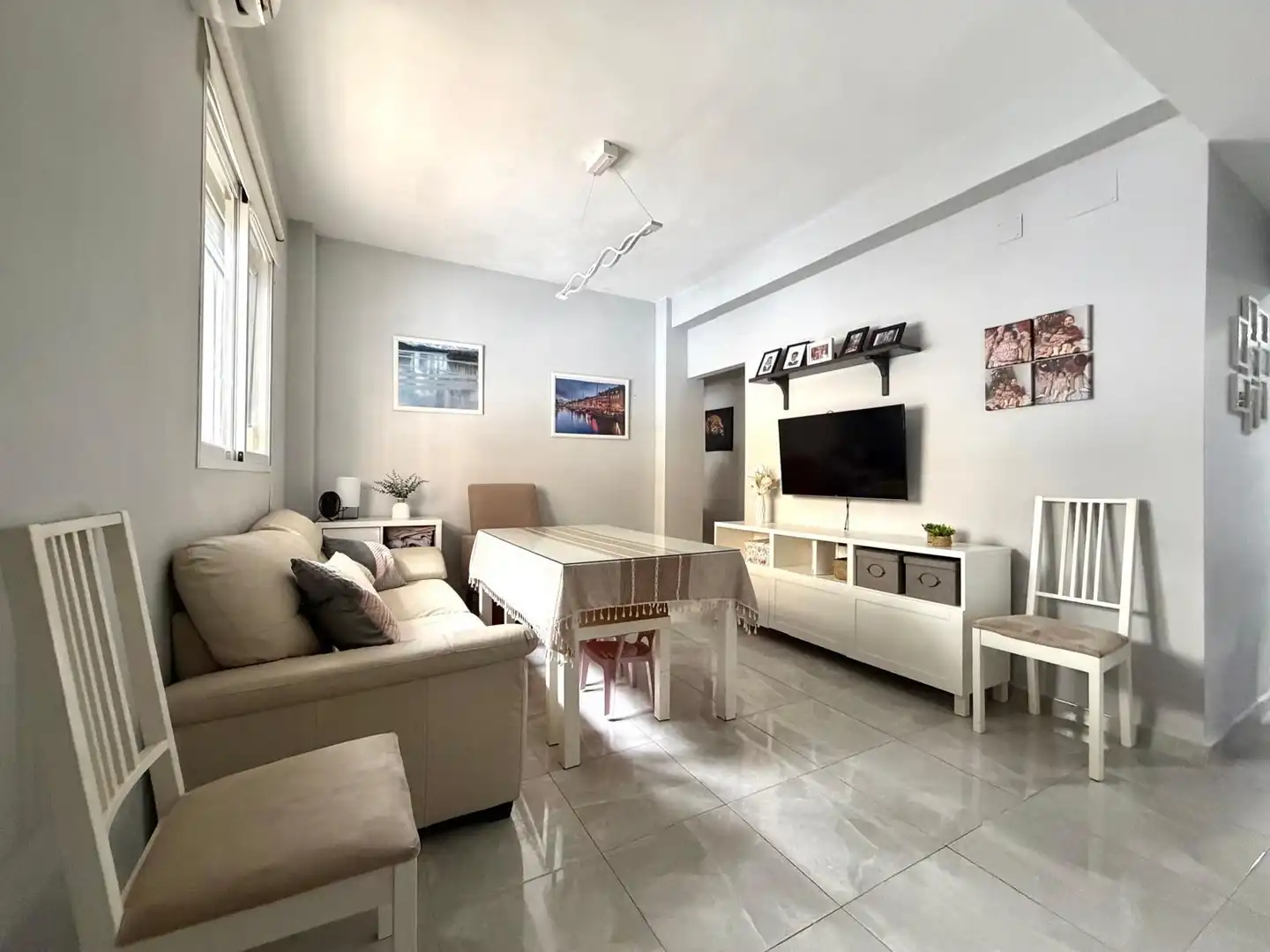 Living room of Ground floor for sale in El Puerto de Santa María  with Air Conditioner and Heating