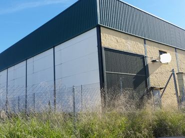 Nau industrial en venda a Bollullos de la Mitación