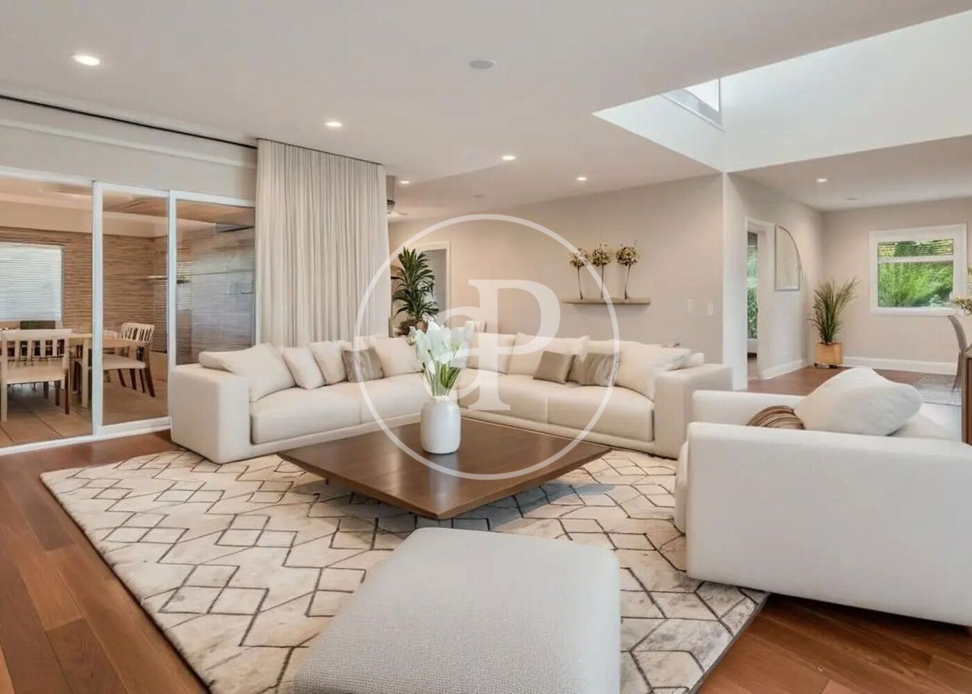 Sala de estar de Casa o chalet en venta en Sant Cugat del Vallès con Aire acondicionado, Calefacción y Jardín privado