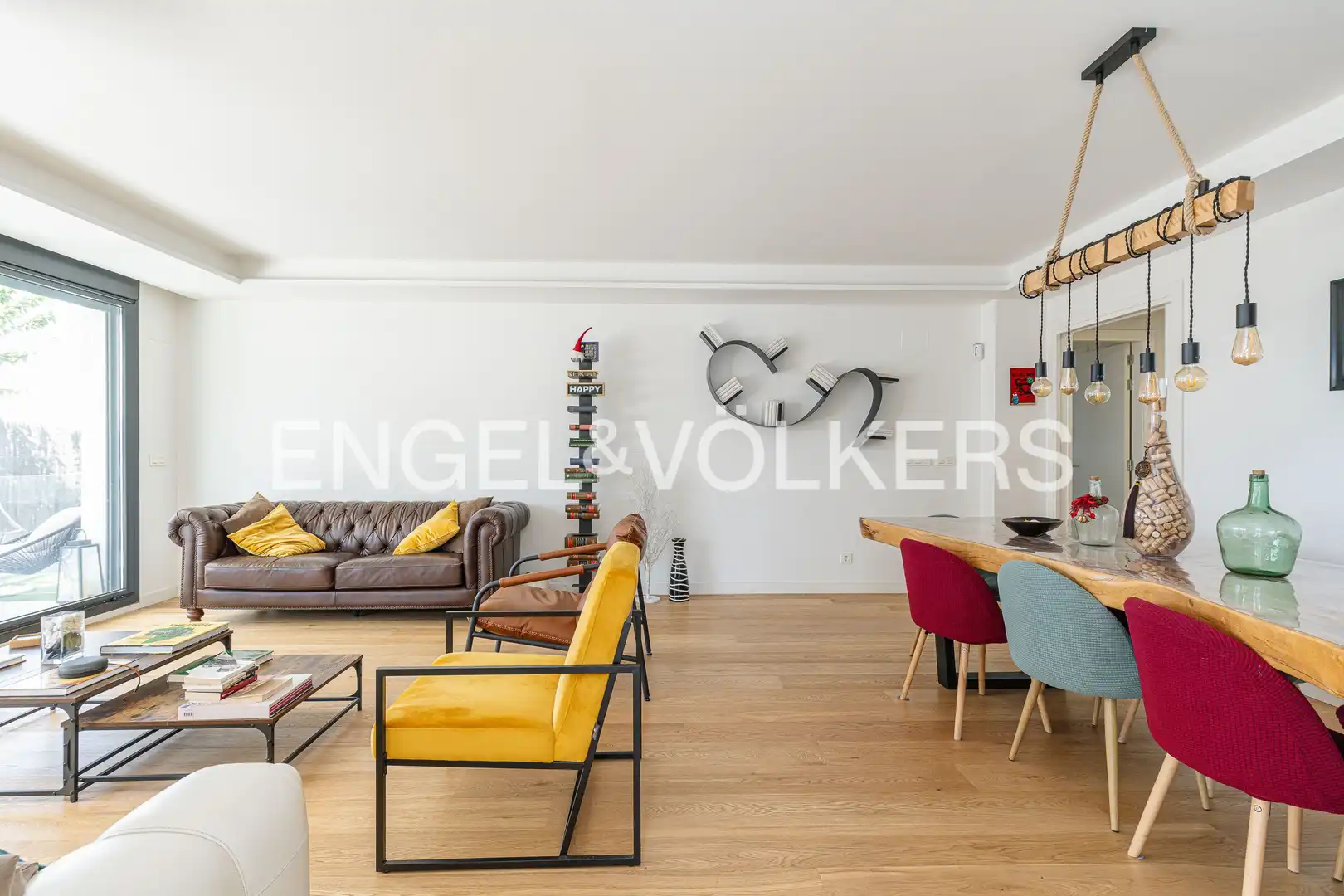 Sala d'estar de Casa o xalet en venda en Torrelodones amb Aire condicionat, Calefacció i Jardí privat