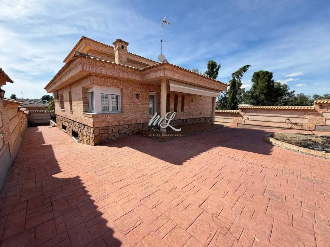Vista exterior de Casa o xalet en venda en Nambroca amb Aire condicionat, Calefacció i Terrassa