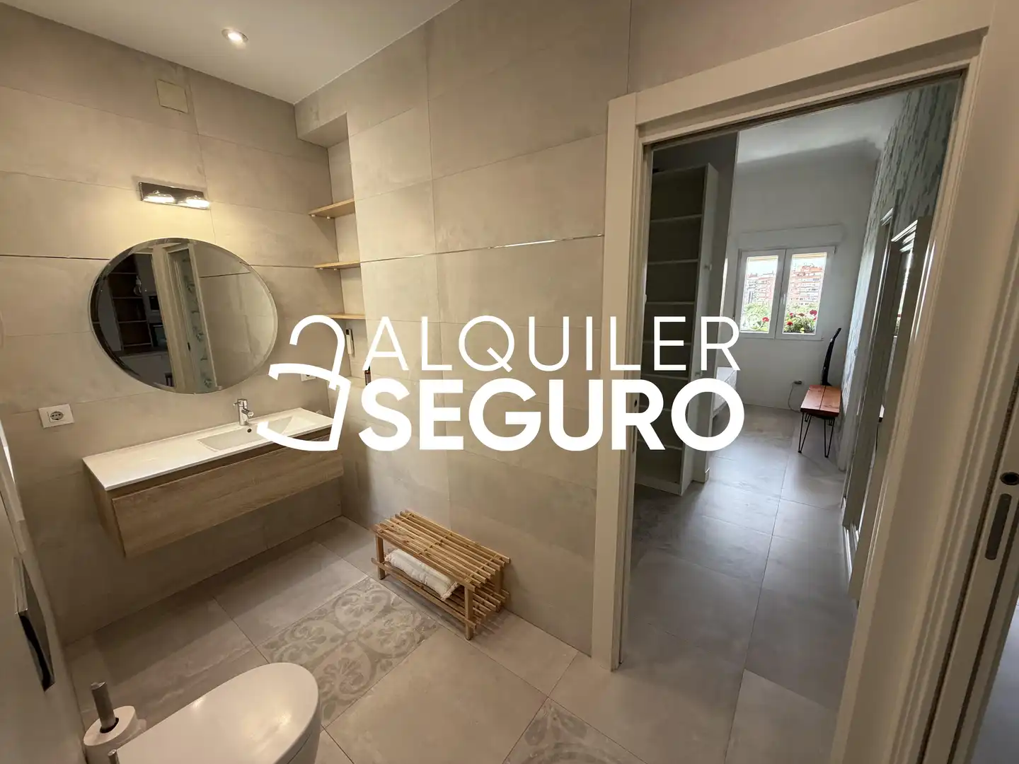 Badezimmer von Wohnung zur Miete in Madrid mit Klimaanlage, Heizung und Möbliert