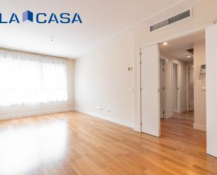 Exterior view of Flat for sale in  Madrid Capital  with Storage room and Swimming Pool