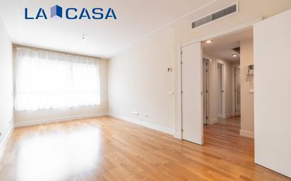 Exterior view of Flat for sale in  Madrid Capital  with Swimming Pool