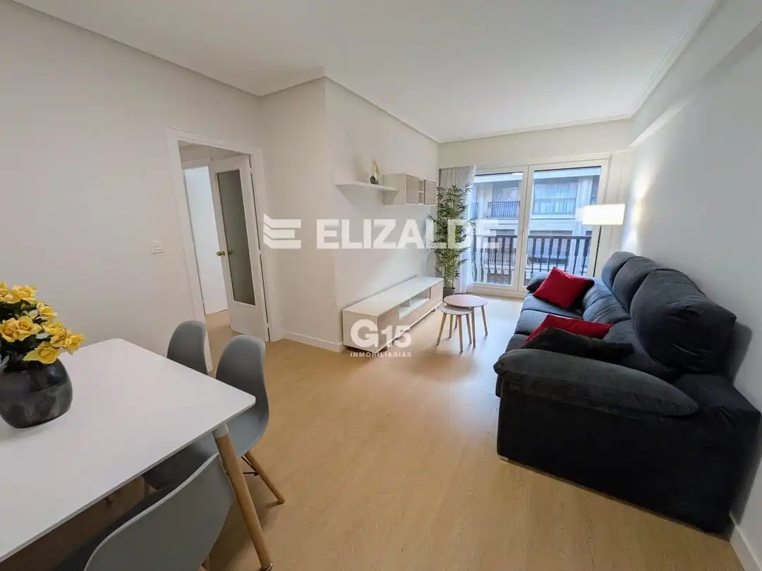 Flat with lift for sale in Segundo Izpizua Kalea