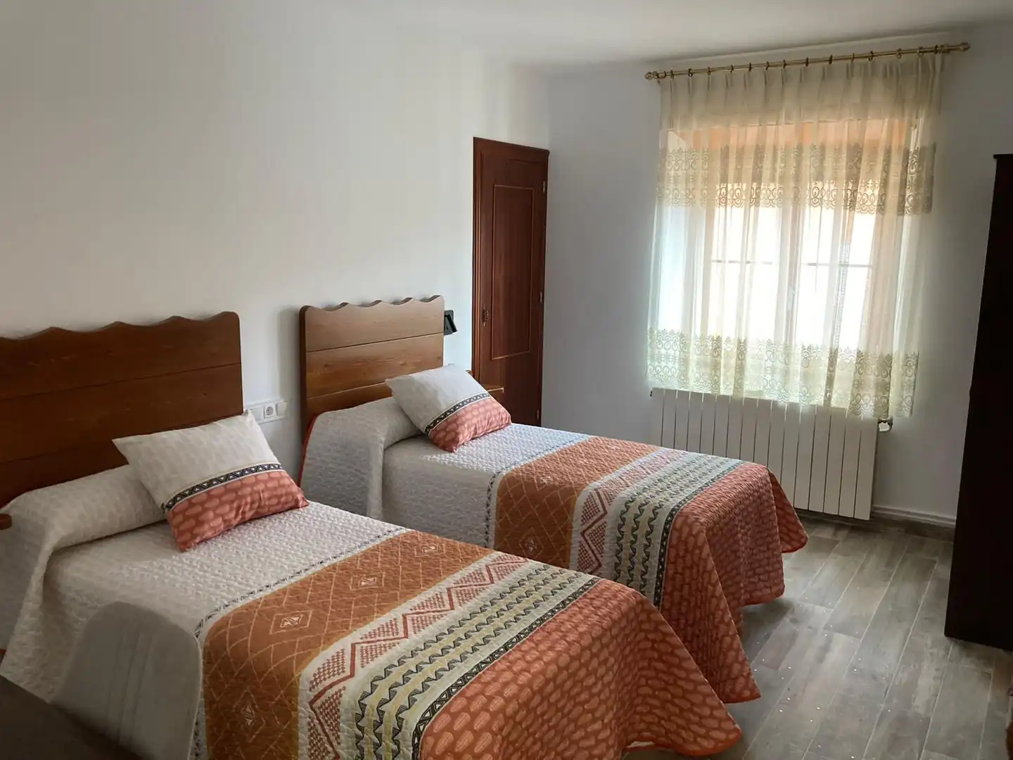 Dormitori de Casa o xalet de lloguer en El Peral   amb Aire condicionat i Moblat