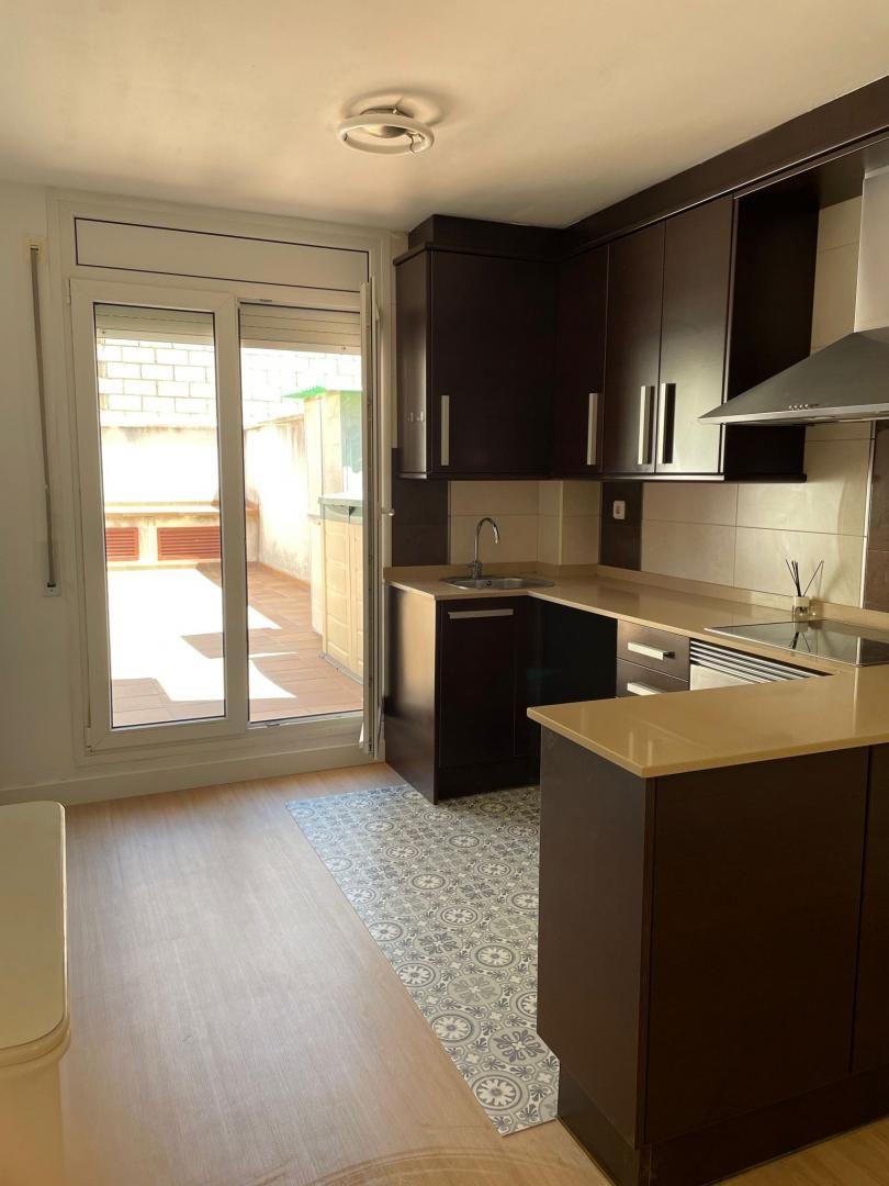 Cuina de Pis en venda en Sant Vicenç de Castellet amb Calefacció