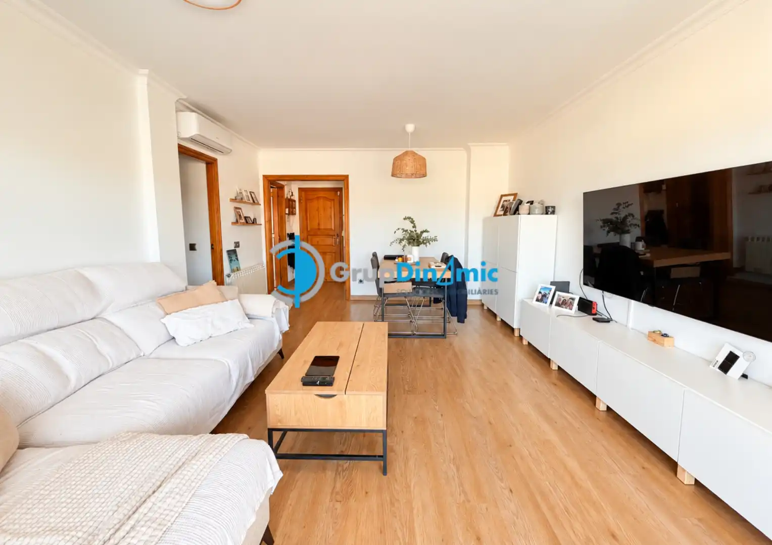 Living room of Duplexes for sale in Avinguda Catalunya