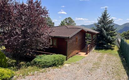 Vista exterior de Casa o xalet en venda en Camprodon amb Calefacció, Jardí privat i Parquet