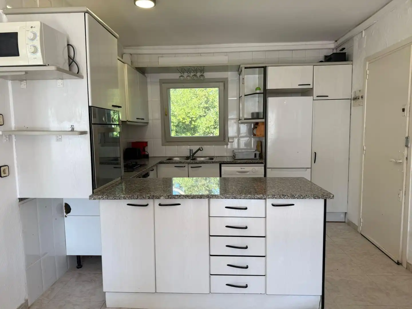 Cocina de Piso en venta en Castell d'Aro, Platja d'Aro i s'Agaró con Aire acondicionado, Terraza y Balcón