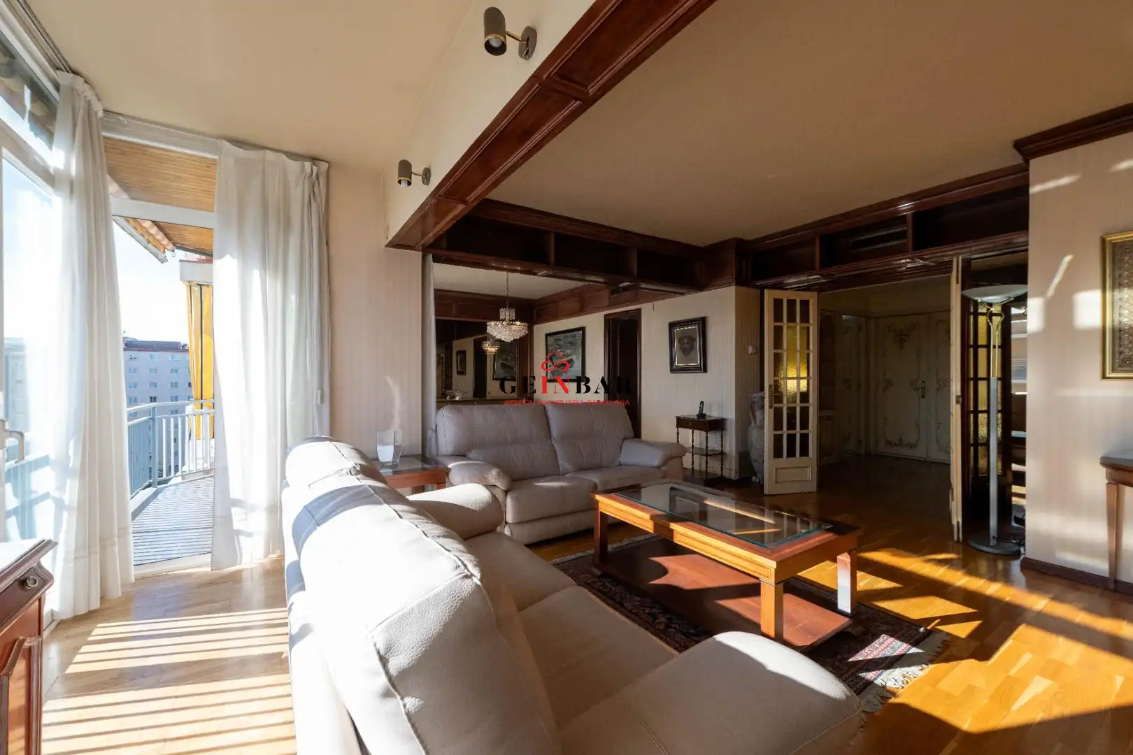 Wohnzimmer von Wohnung zum Verkauf in Barcelona mit Klimaanlage, Heizung und Privatgarten