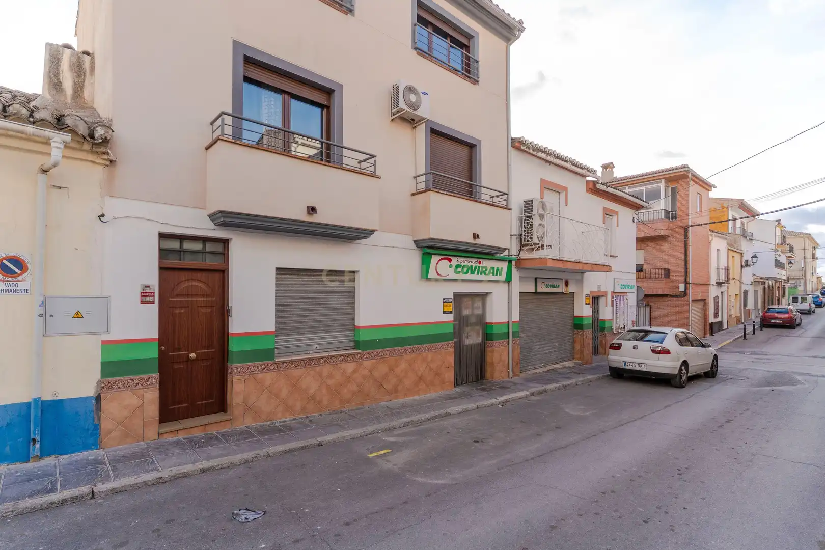 Vista exterior de Local en venda en Güevéjar
