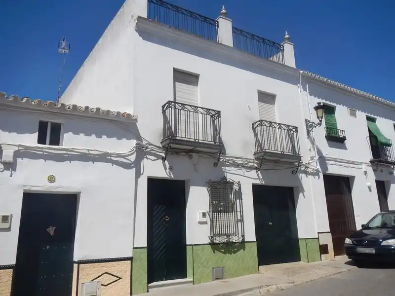 Vista exterior de Piso en venta en Carrión de los Céspedes