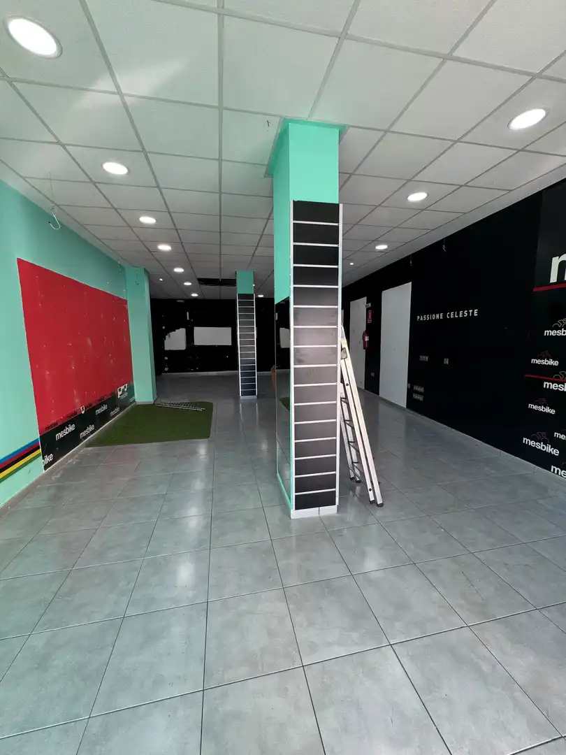 Local comercial en alquiler en Calle Francisco Pizarro 31, imagen 2