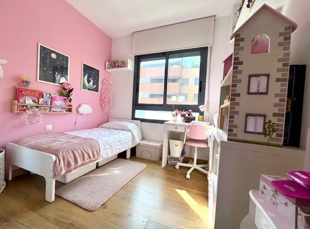 Schlafzimmer von Wohnung zum Verkauf in Santa Perpètua de Mogoda mit Klimaanlage, Heizung und Privatgarten