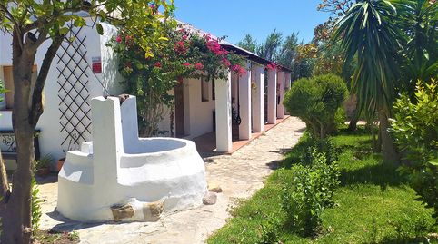 Tu hogar y tu negocio cerca del mar (4 Km). Finca rural en La Zarzuela