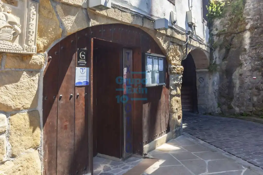 Vista exterior de Local en venta en Pasaia