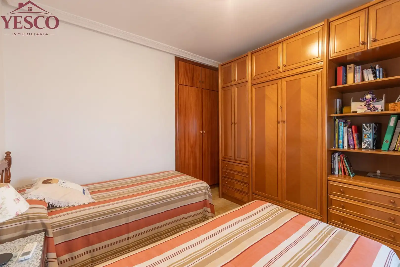 Habitación de Casa adosada en venta en Víznar con Jardín privado, Terraza y Piscina