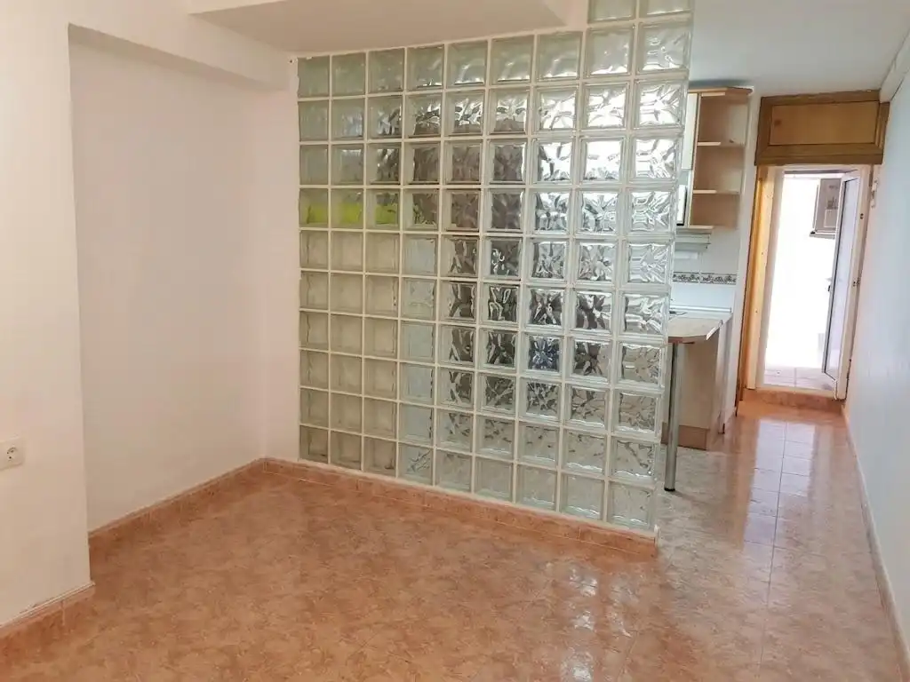 Monolocale con ascensore in vendita a Carrer LLUNAS DE
